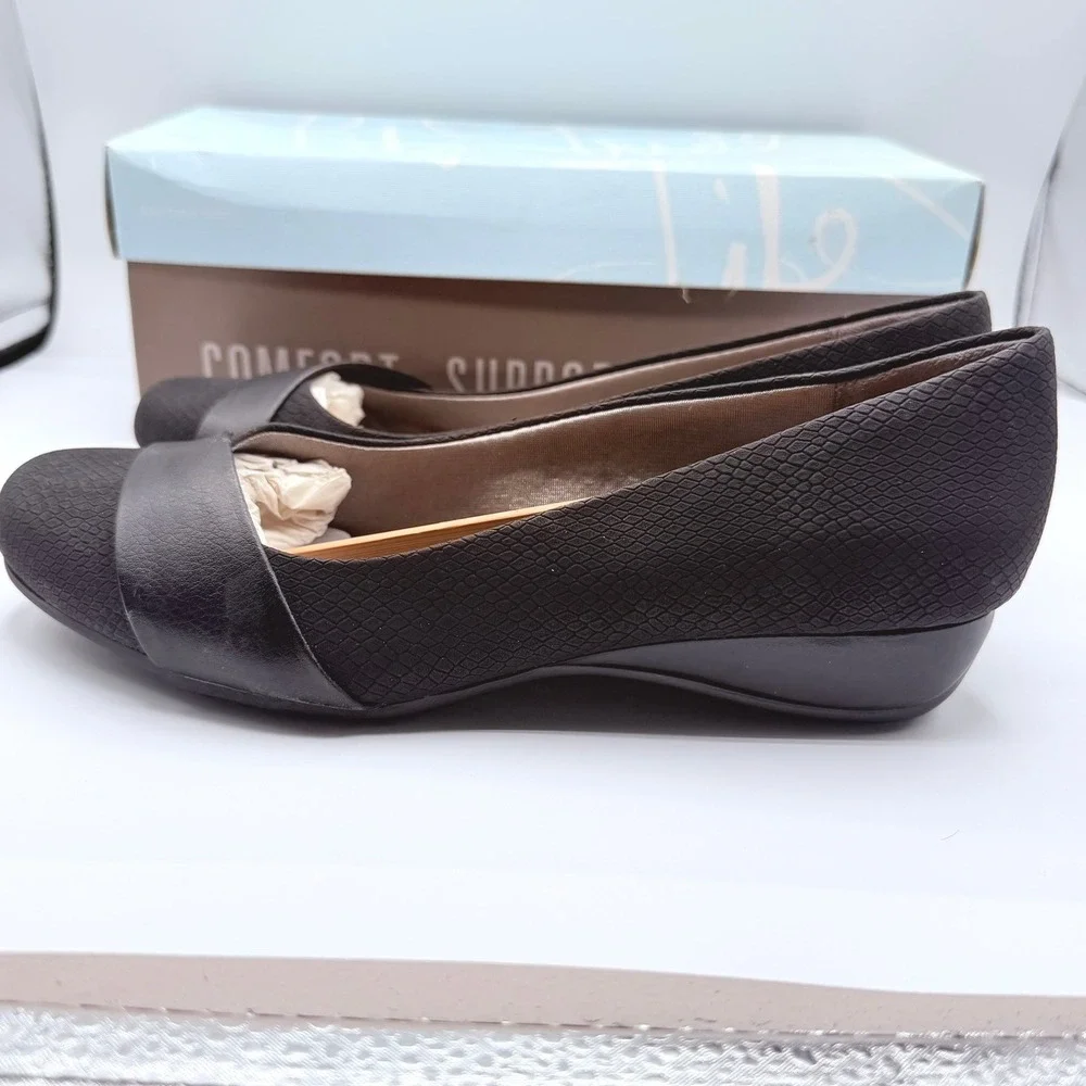 LifeStride Dylan Wedge Pump Womens 8.5 Wide Black Rattle Snakeskin Comfort Shoes